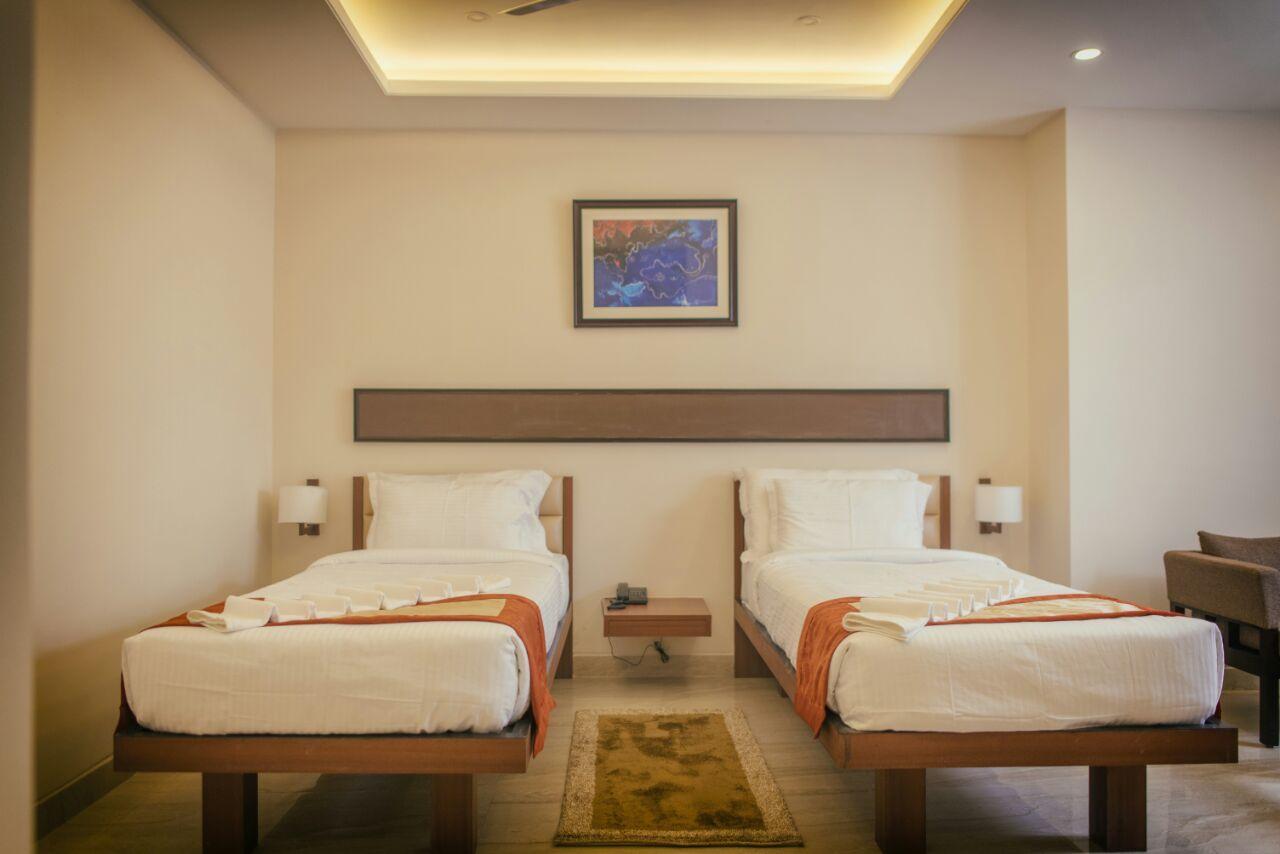 Prism A Boutique Hotel Jorhāt المظهر الخارجي الصورة