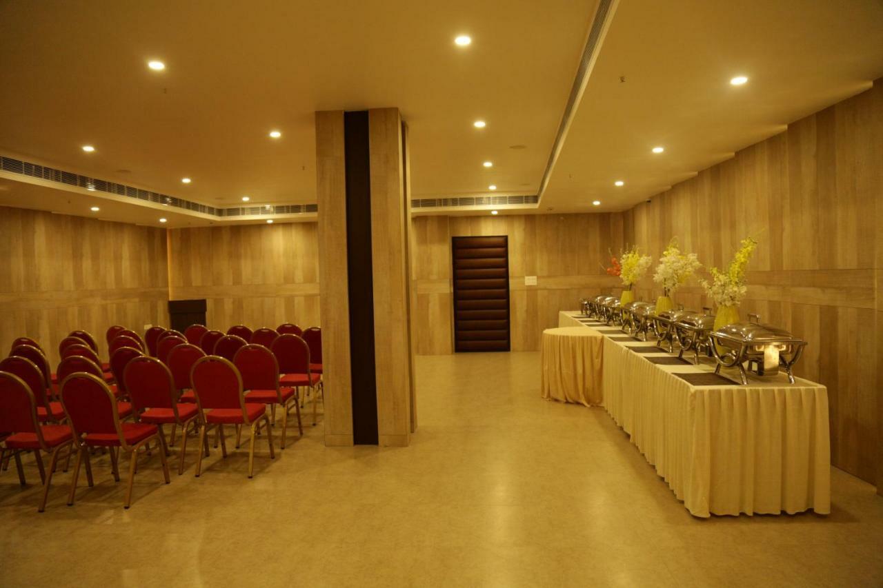 Prism A Boutique Hotel Jorhāt المظهر الخارجي الصورة