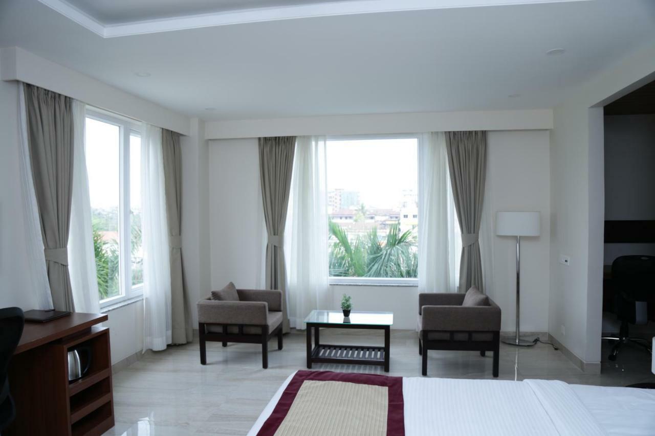 Prism A Boutique Hotel Jorhāt المظهر الخارجي الصورة