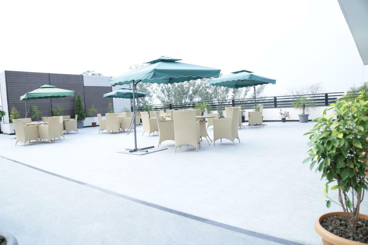 Prism A Boutique Hotel Jorhāt المظهر الخارجي الصورة