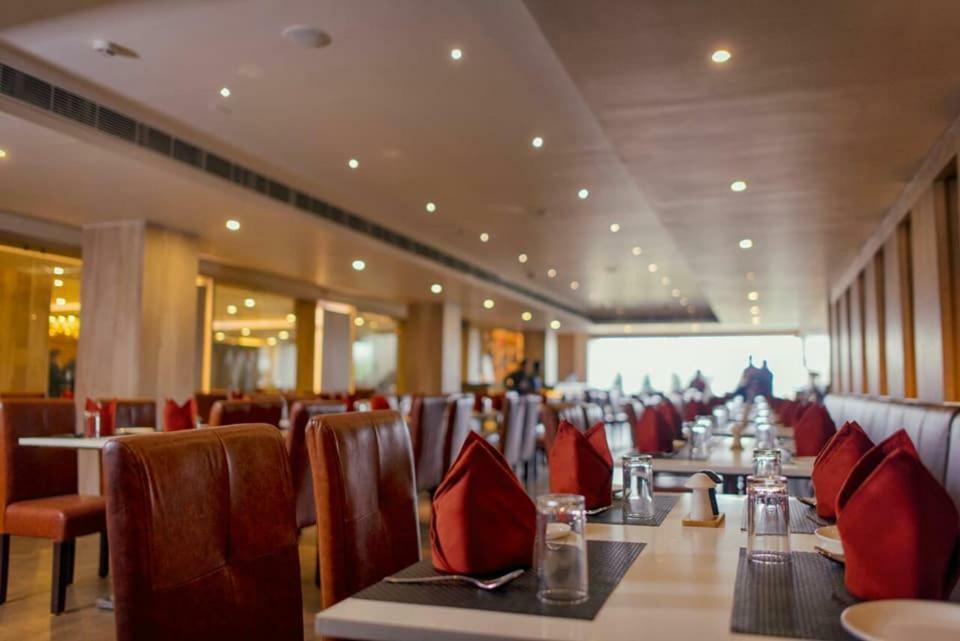 Prism A Boutique Hotel Jorhāt المظهر الخارجي الصورة