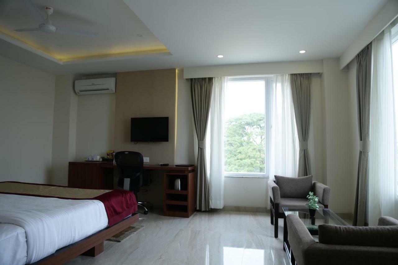 Prism A Boutique Hotel Jorhāt المظهر الخارجي الصورة